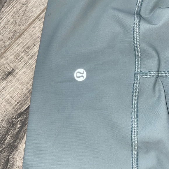 Blue lululemon Wunder Under leggings - Picture 3 of 4